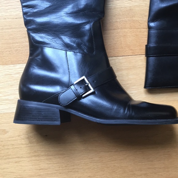 Danelle Boot - Picture 2 of 4